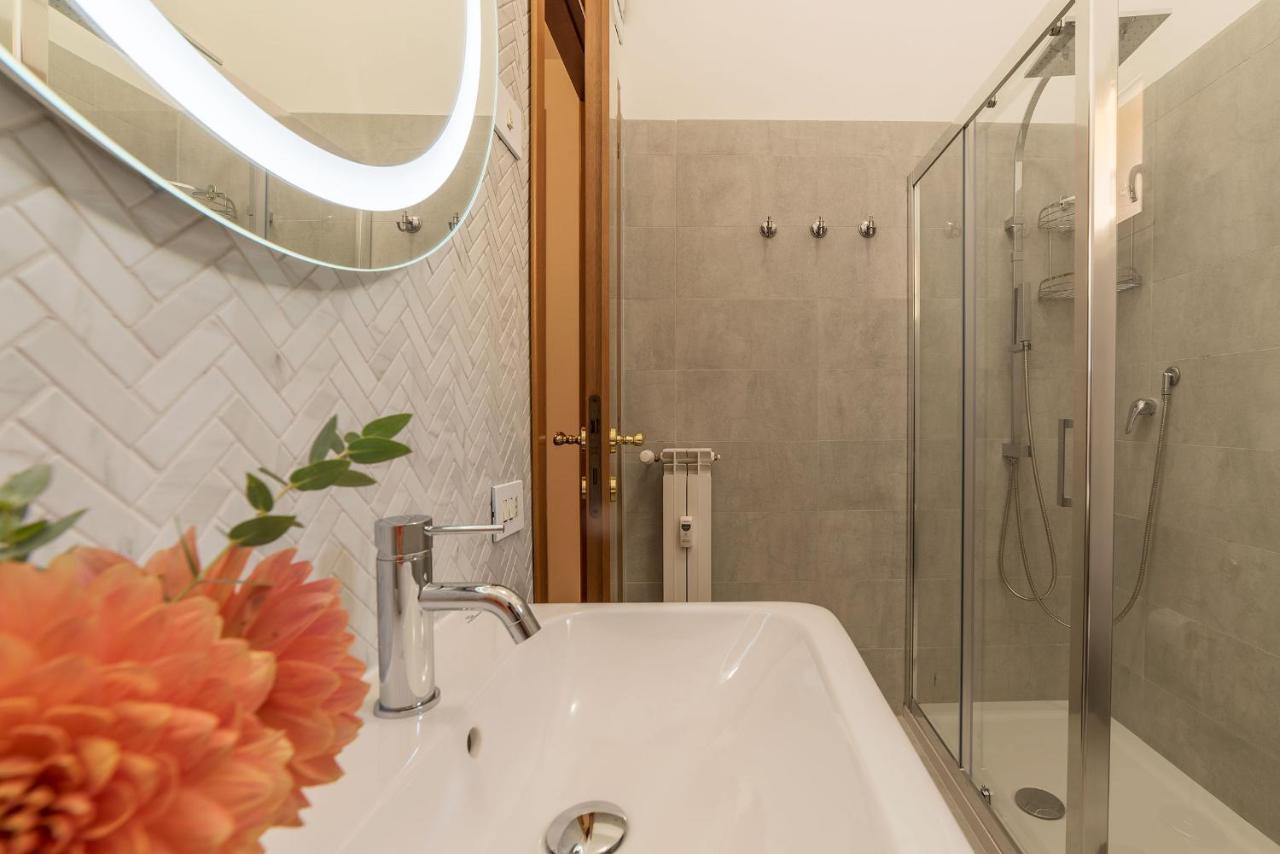 Lively Roma Trastevere Renovated Apartment - FromhometoRom Eksteriør billede