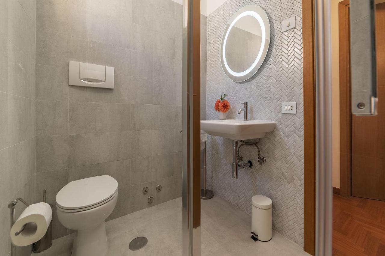 Lively Roma Trastevere Renovated Apartment - FromhometoRom Eksteriør billede